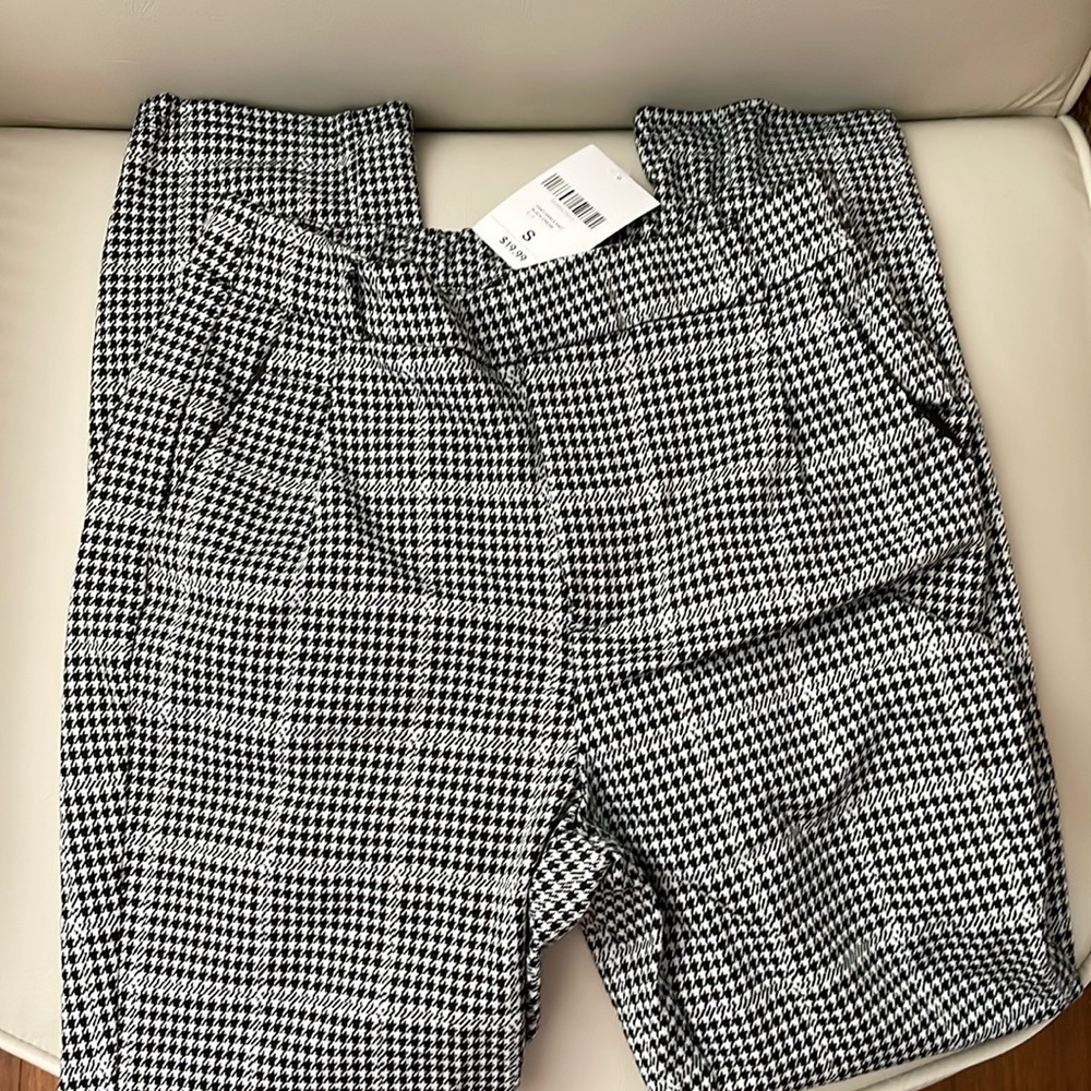 ✴️ NWT FOREVER 21 PANT ANKLE KNIT BLACN CREAM SIZE SMALL | FIRM PRICE |